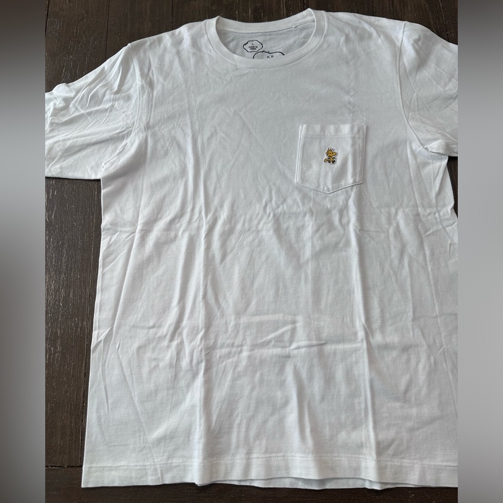 KAWS X Uniqlo peanuts tshirt